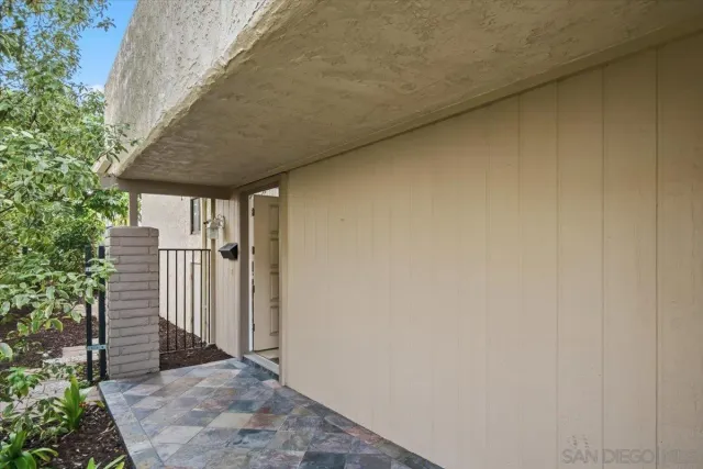 $1,349,000 | 8725 Caminito Abrazo, La Jolla, CA 92037