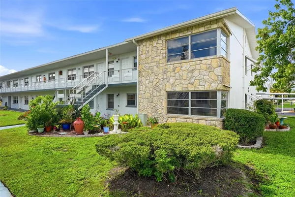 $129,000 | 5895 18th Street North, Unit 1, St. Petersburg, FL 33714