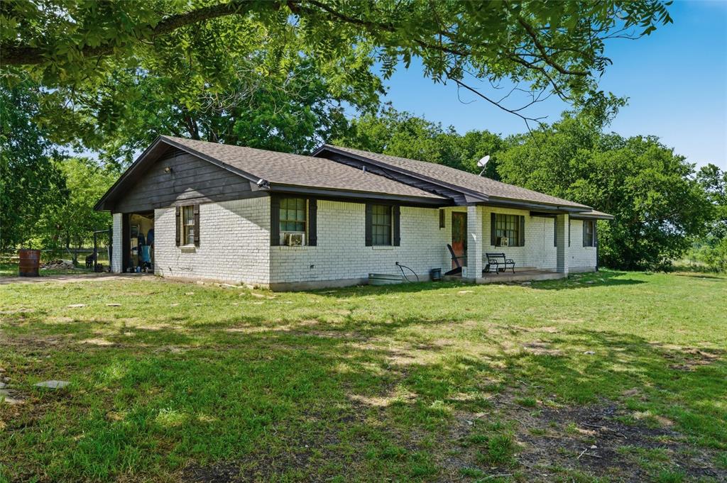 3122 Gun Club Road Temple, TX 76501 - Photo 4 of 22 a backyard of a house with lots of green space