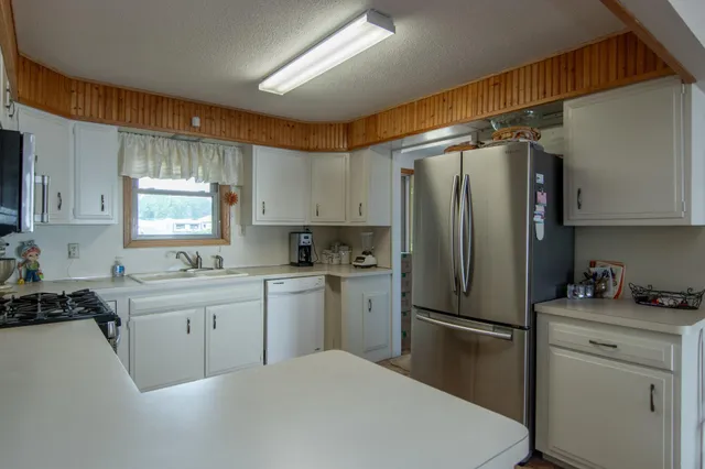 $624,900 | 46474 Bay Avenue, Isle, MN 56342