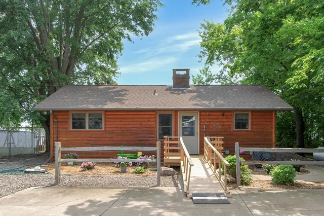 $624,900 | 46474 Bay Avenue, Isle, MN 56342