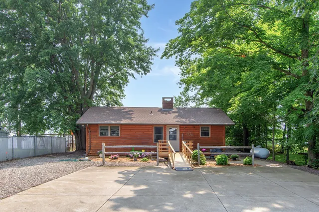 $624,900 | 46474 Bay Avenue, Isle, MN 56342