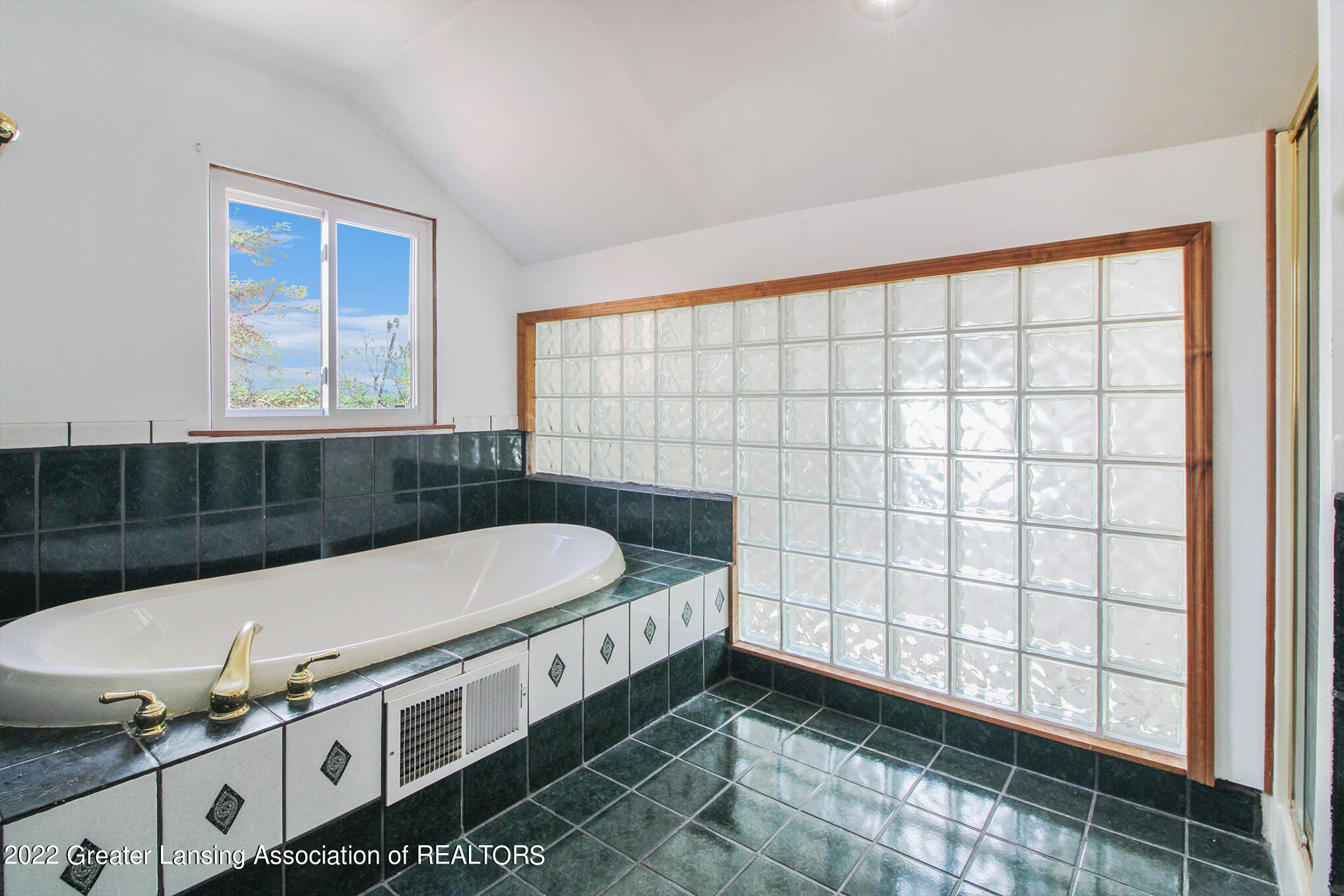 3065 East State Road Lansing, MI 48906 - Photo 15 of 29 15