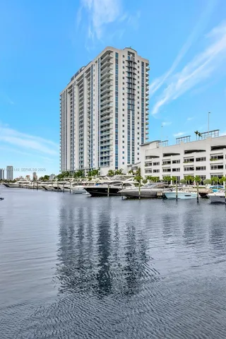 $7,000 | 17111 Biscayne Boulevard, Unit 2308, North Miami Beach, FL 33160