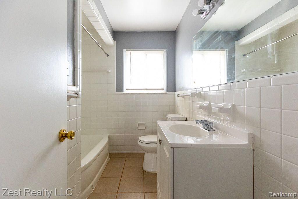 16525 East Eight Mile Road Eastpointe, MI 48021 - Photo 7 of 27 Gallery Image 7