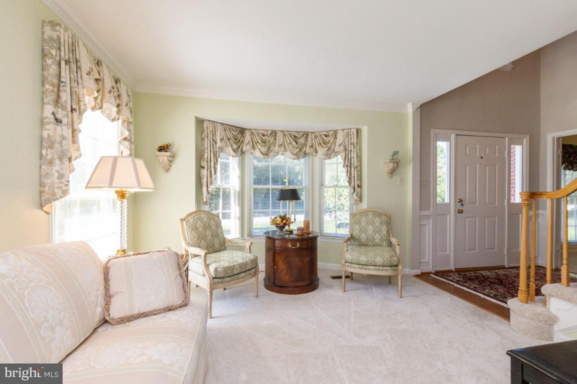 6755 Bronze Post Road Centreville, VA 20121 - Photo 9 of 37 Living Room