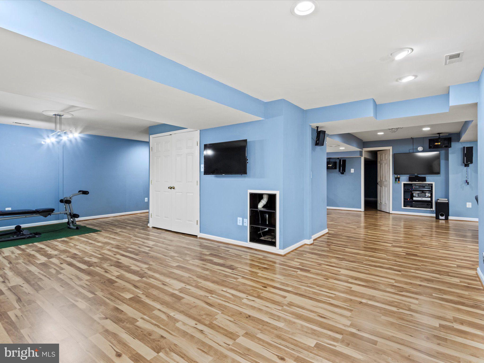 1505 Ridge Forest Way Hanover, MD 21076 - Photo 27 of 40 a view of a livingroom with a kitchen