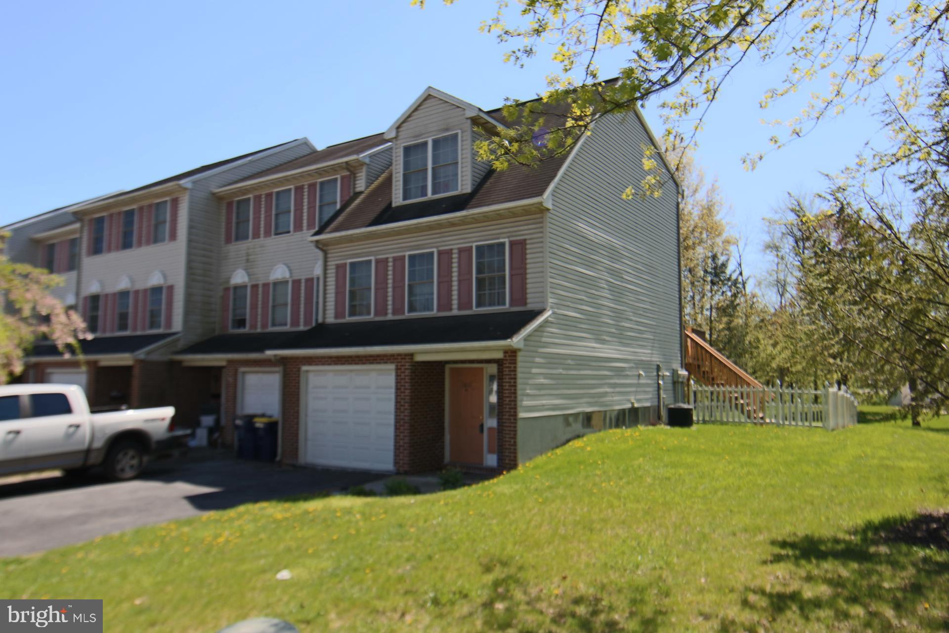 1611 Georgetown Road Middletown, PA 17057 - Photo 2 of 26 Gallery Image 2