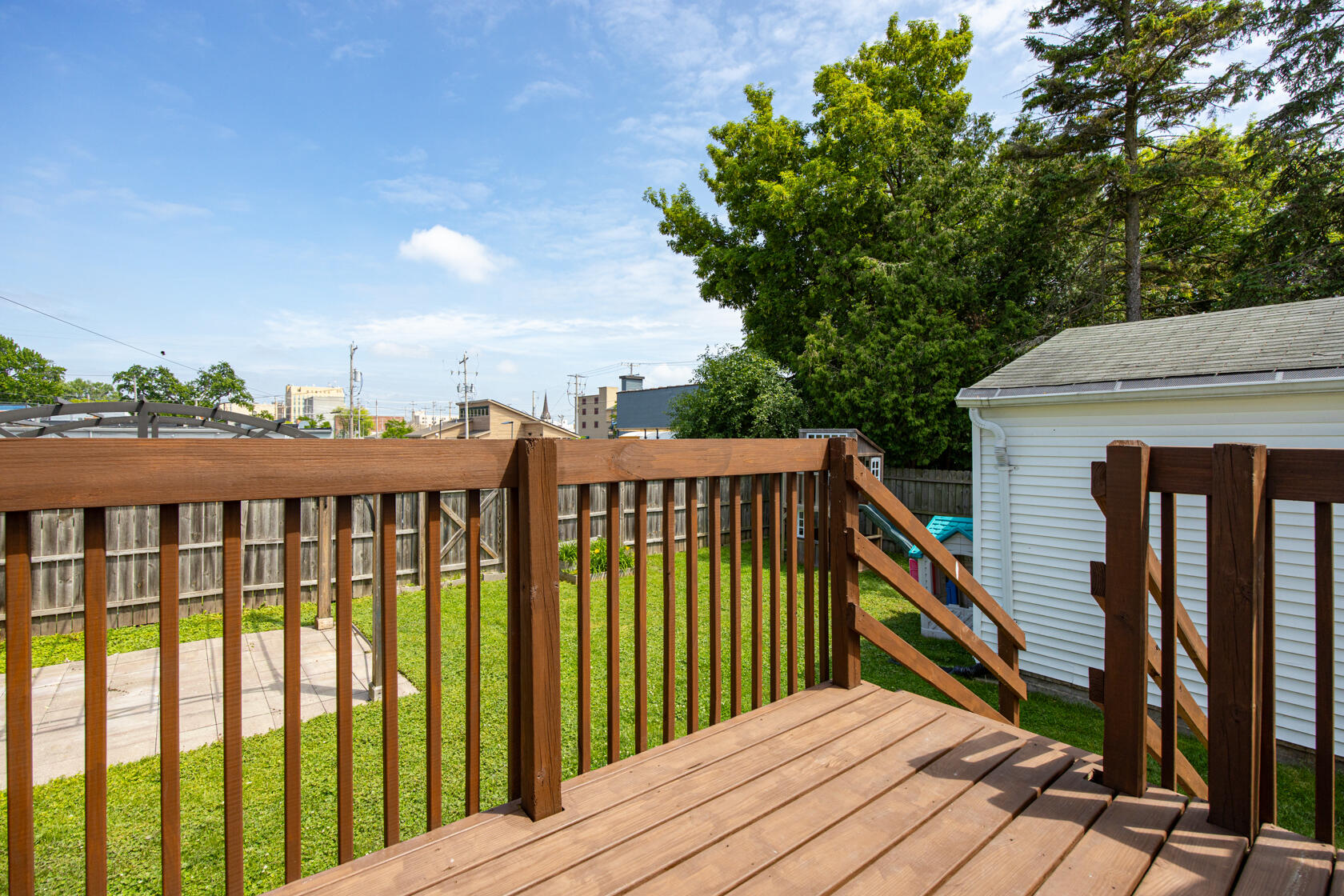 138 North Locust Street Appleton, WI 54914 - Photo 25 of 32 Deck