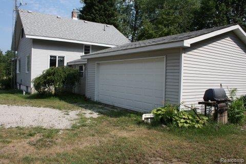 4763 Blue Bush Road Monroe, MI 48162 - Photo 3 of 10 pics 004.JPG