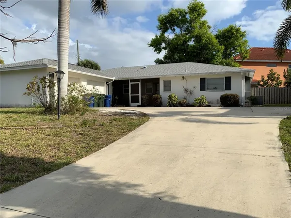 $1,800 | 2118 Michele Drive, Sarasota, FL 34231