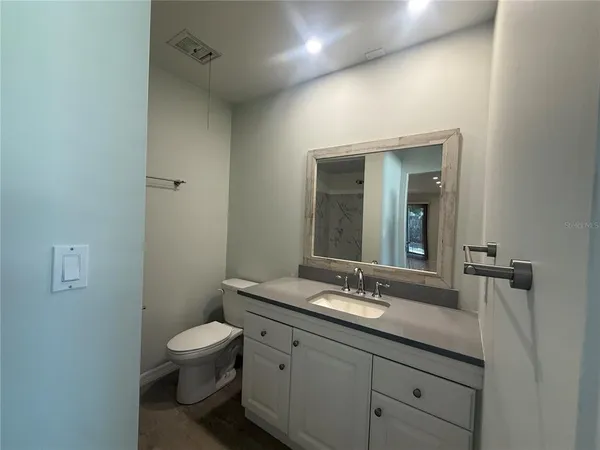 $1,800 | 2118 Michele Drive, Sarasota, FL 34231