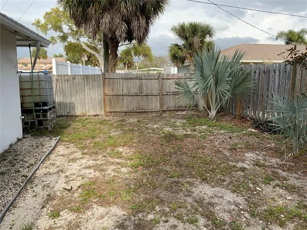 $1,800 | 2118 Michele Drive, Sarasota, FL 34231