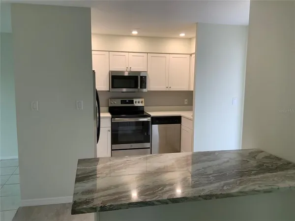 $1,800 | 2118 Michele Drive, Sarasota, FL 34231