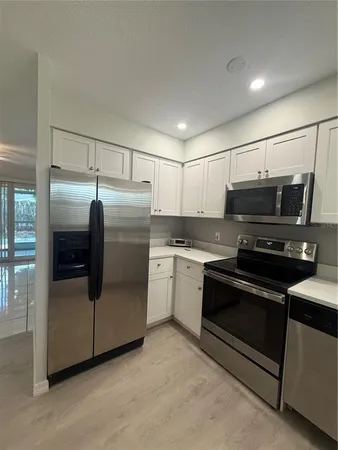 $1,800 | 2118 Michele Drive, Sarasota, FL 34231