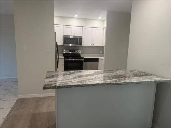 $1,800 | 2118 Michele Drive, Sarasota, FL 34231