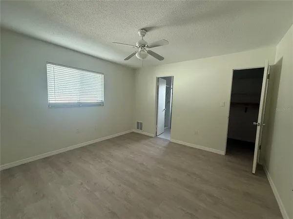 $1,800 | 2118 Michele Drive, Sarasota, FL 34231