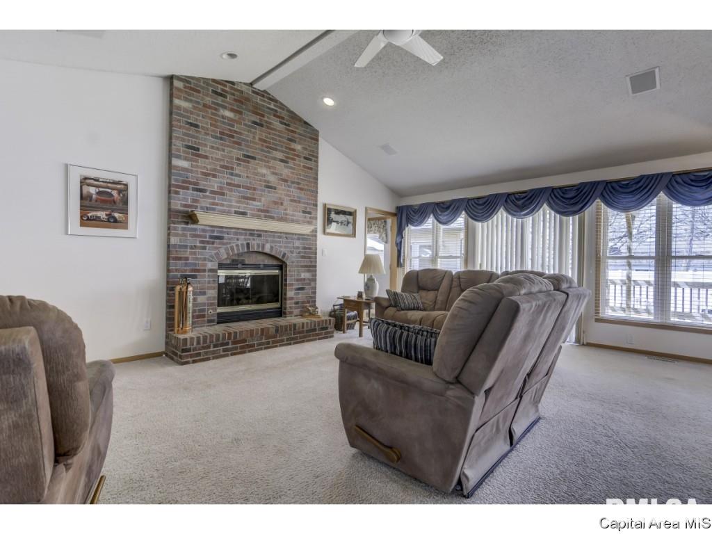 5 Country Towne Road Springfield, IL 62712 - Photo 4 of 36