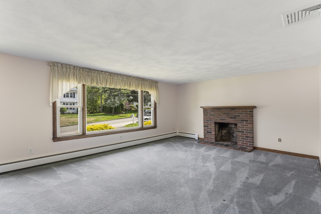 1 Robin Road Milford, MA 01757 - Photo 11 of 28 Gallery Image 11