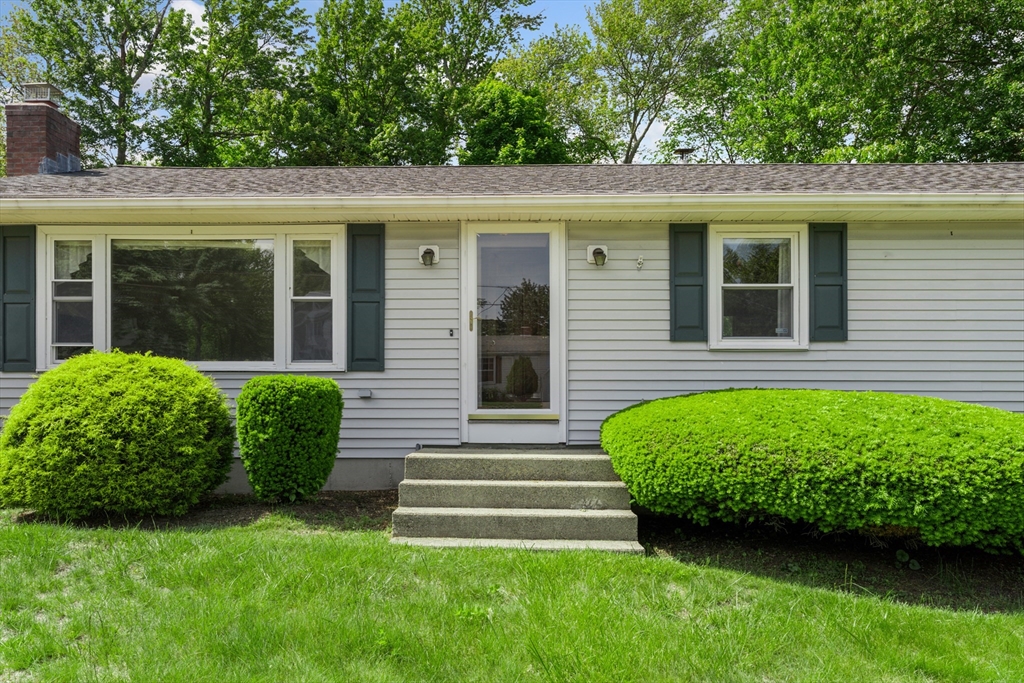 1 Robin Road Milford, MA 01757 - Photo 3 of 28 Gallery Image 3