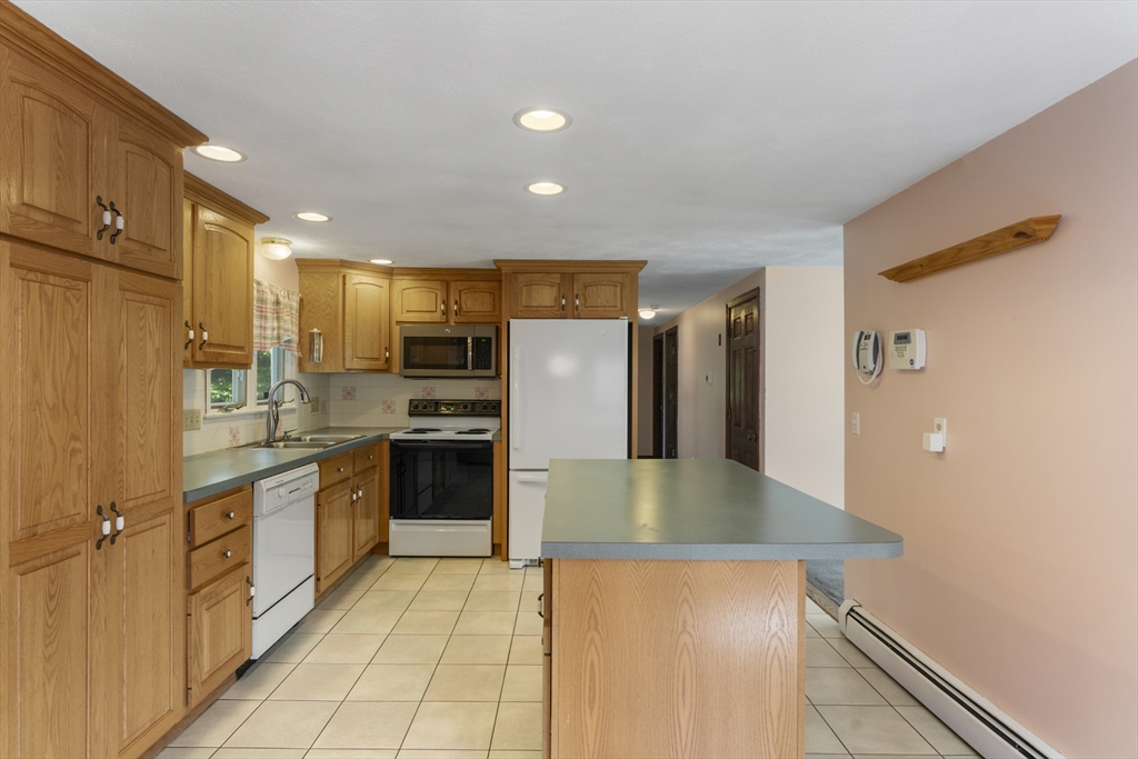 1 Robin Road Milford, MA 01757 - Photo 7 of 28 Gallery Image 7