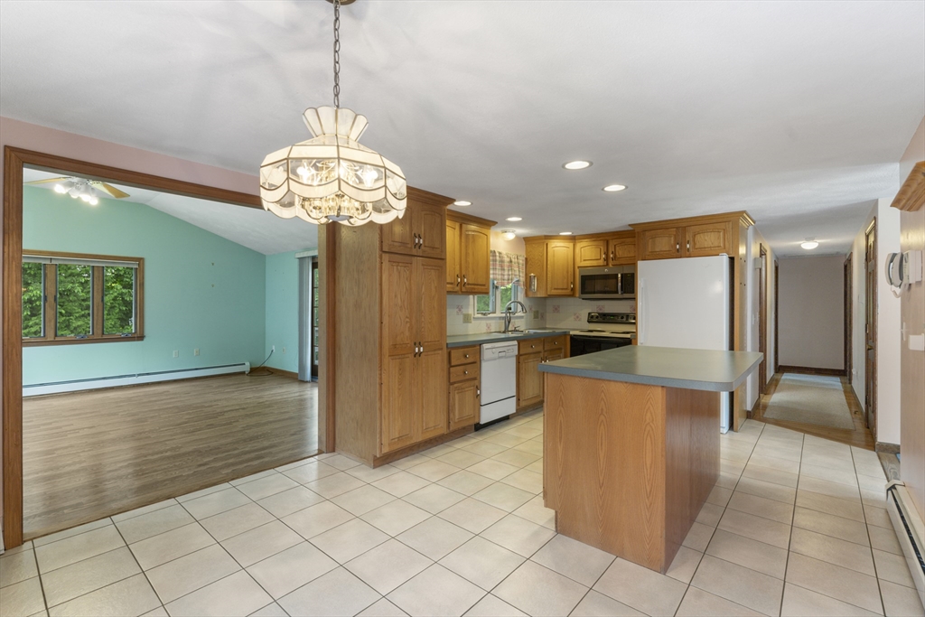 1 Robin Road Milford, MA 01757 - Photo 8 of 28 Gallery Image 8