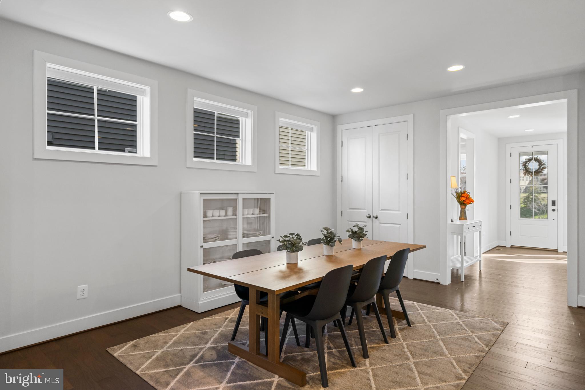 42064 Creighton Road Brambleton, VA 20148 - Photo 13 of 56 A Bright and Airy Space