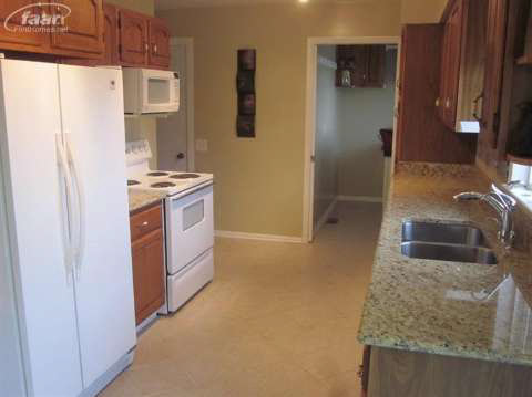8705 Beard Road Byron, MI 48418 - Photo 5 of 21 20398630-4.JPG
