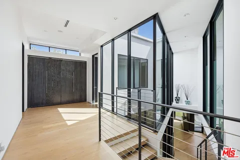 $3,795,000 | 6610 Maryland Drive, Los Angeles, CA 90048