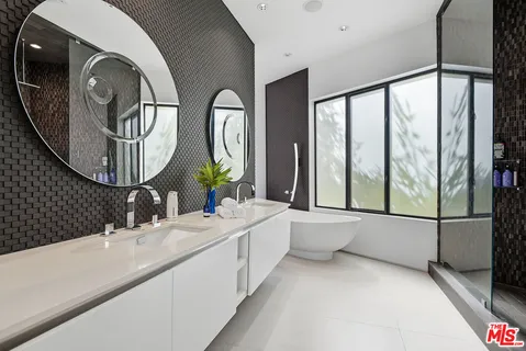 $3,795,000 | 6610 Maryland Drive, Los Angeles, CA 90048