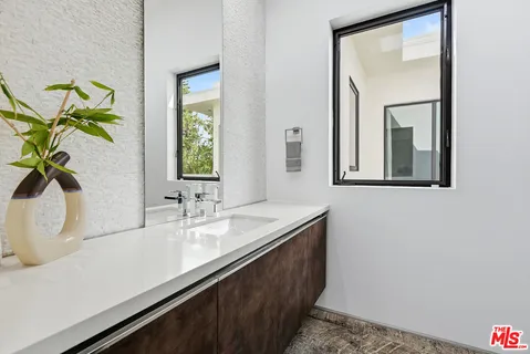 $3,795,000 | 6610 Maryland Drive, Los Angeles, CA 90048