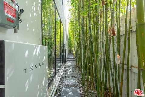 $3,795,000 | 6610 Maryland Drive, Los Angeles, CA 90048