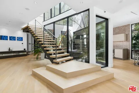 $3,795,000 | 6610 Maryland Drive, Los Angeles, CA 90048