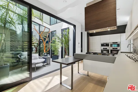 $3,795,000 | 6610 Maryland Drive, Los Angeles, CA 90048