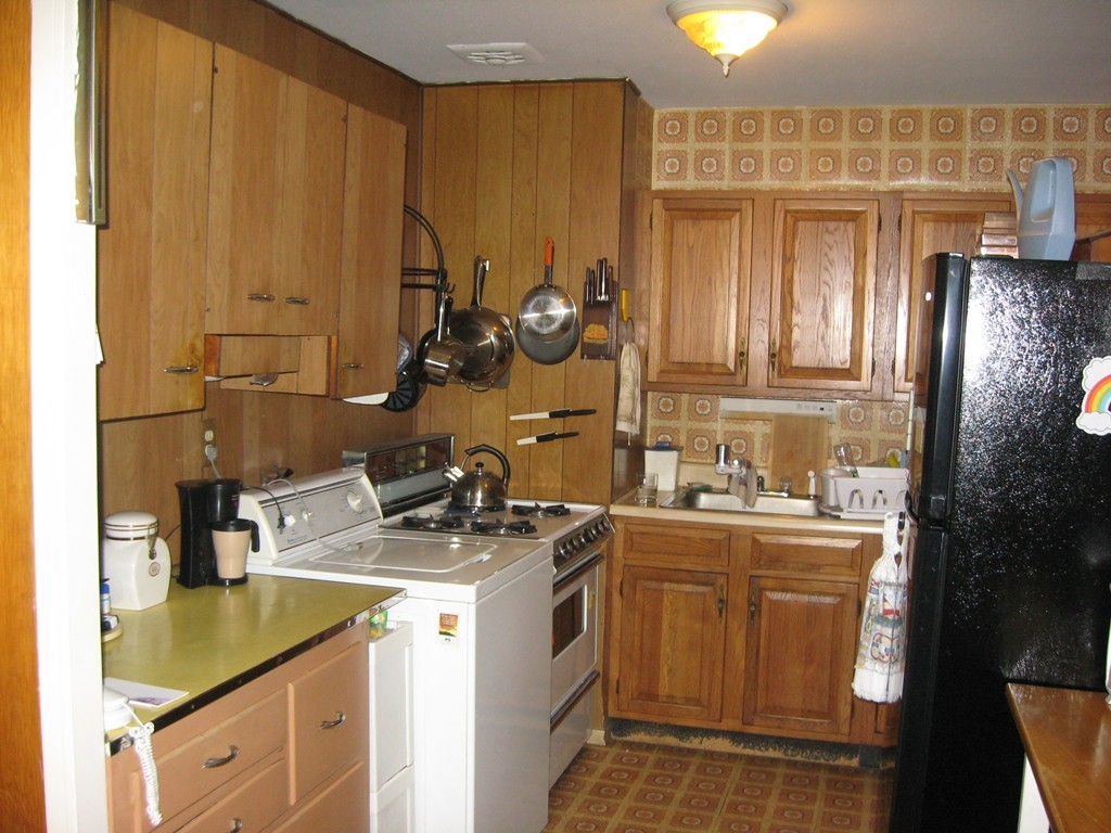 127 Windsor Street Fall River, MA 02723 - Photo 5 of 12 Gallery Image 5