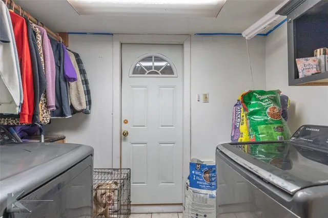 a view of a walk in closet