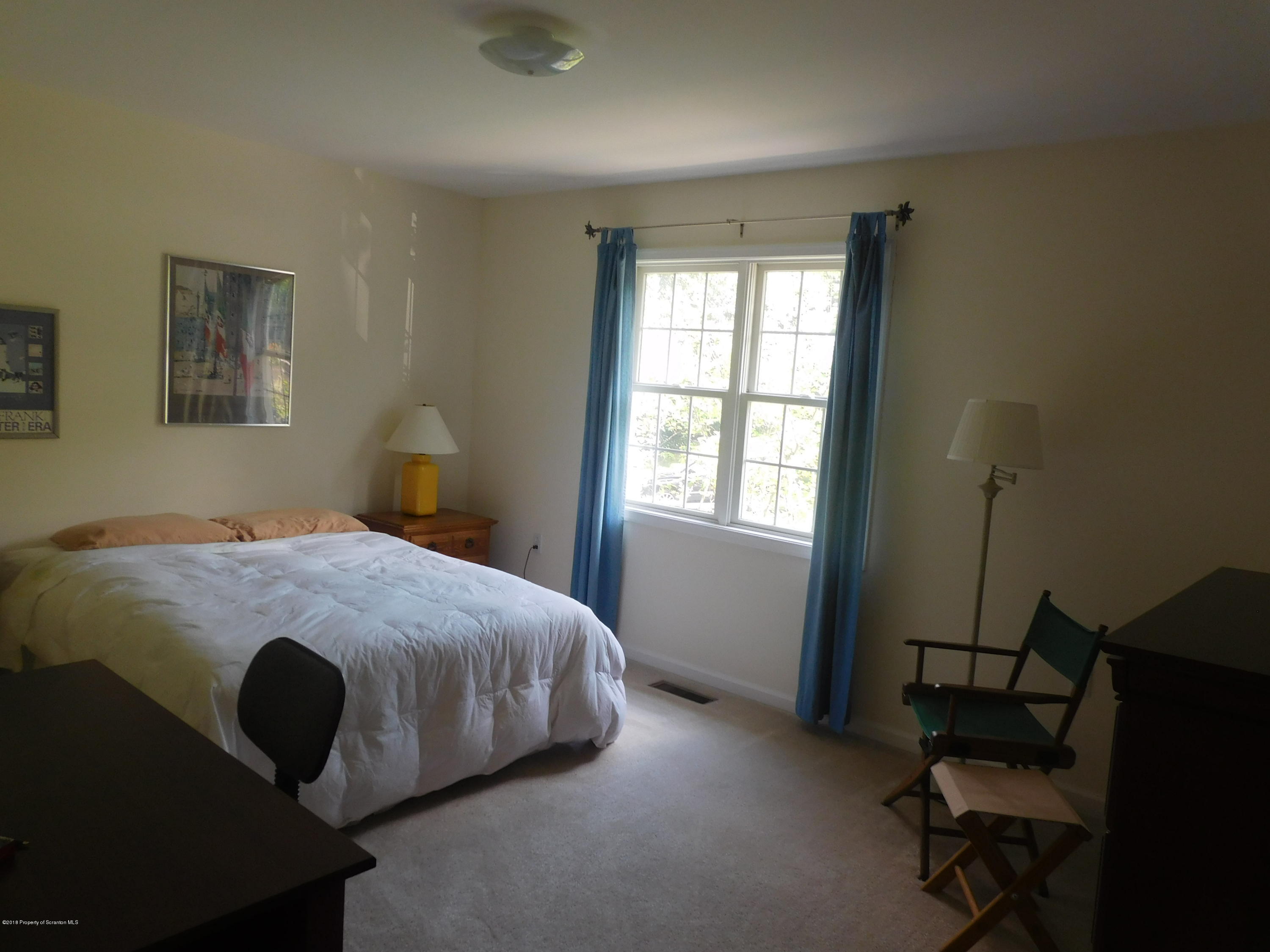 10 Lakeside Common Clarks Summit, PA 18411 - Photo 11 of 13 Gallery Image 11