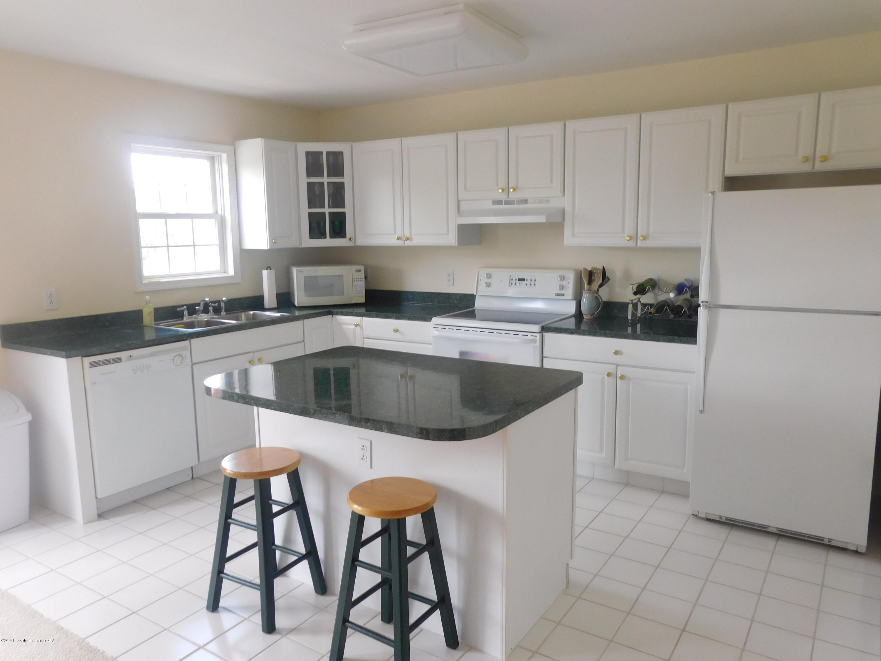 10 Lakeside Common Clarks Summit, PA 18411 - Photo 3 of 13 Gallery Image 3