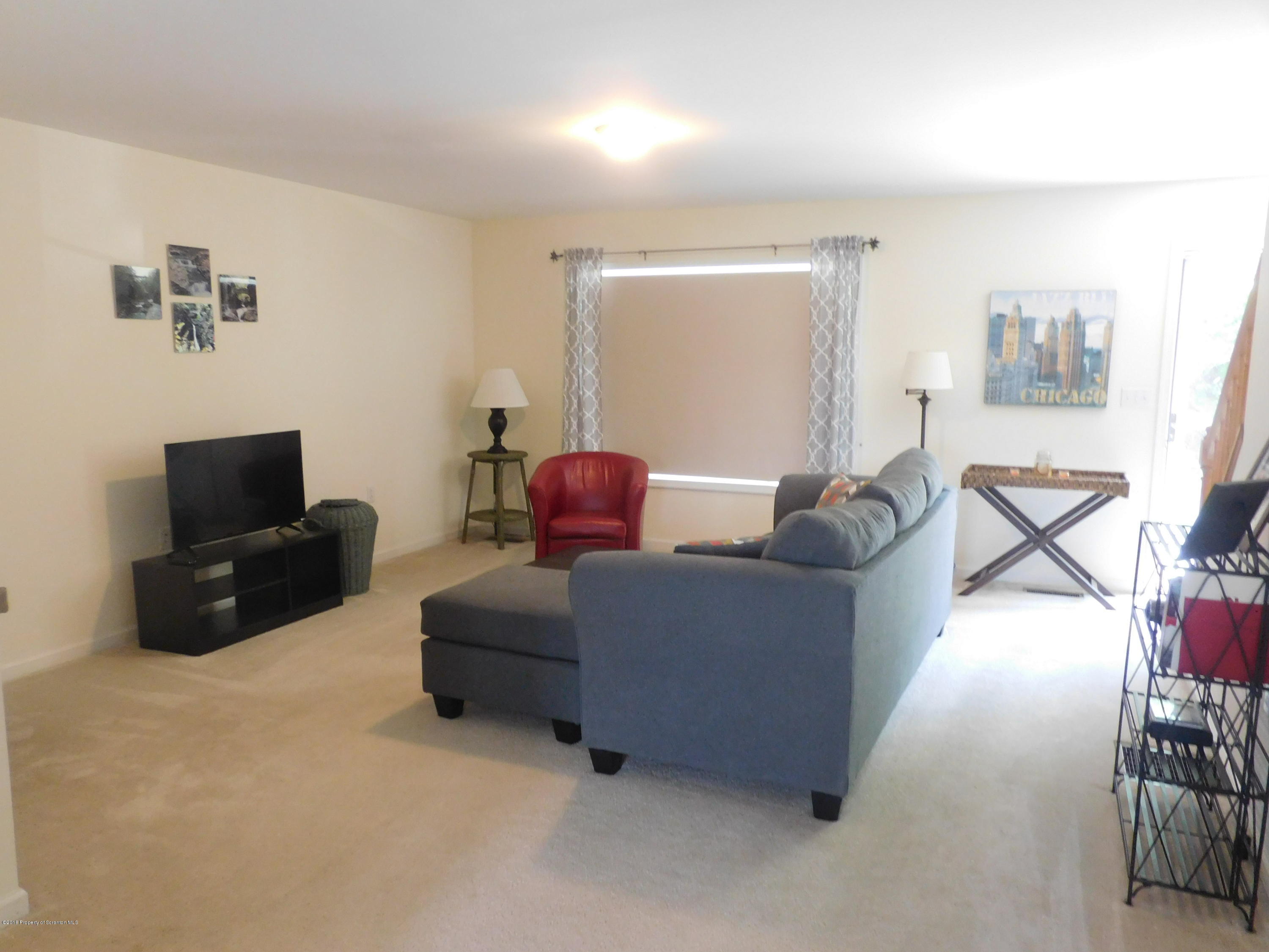 10 Lakeside Common Clarks Summit, PA 18411 - Photo 4 of 13 Gallery Image 4