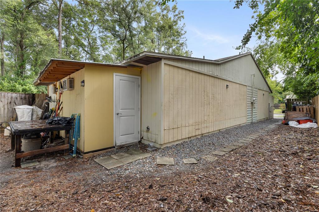 2038 Southwest 70th Terrace Gainesville, FL 32607 - Photo 17 of 18 Gallery Image 17