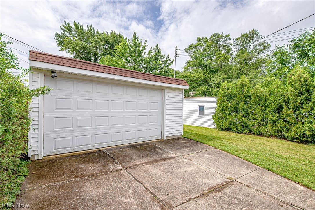 2329 Traymore Road Cleveland, OH 44118 - Photo 20 of 21