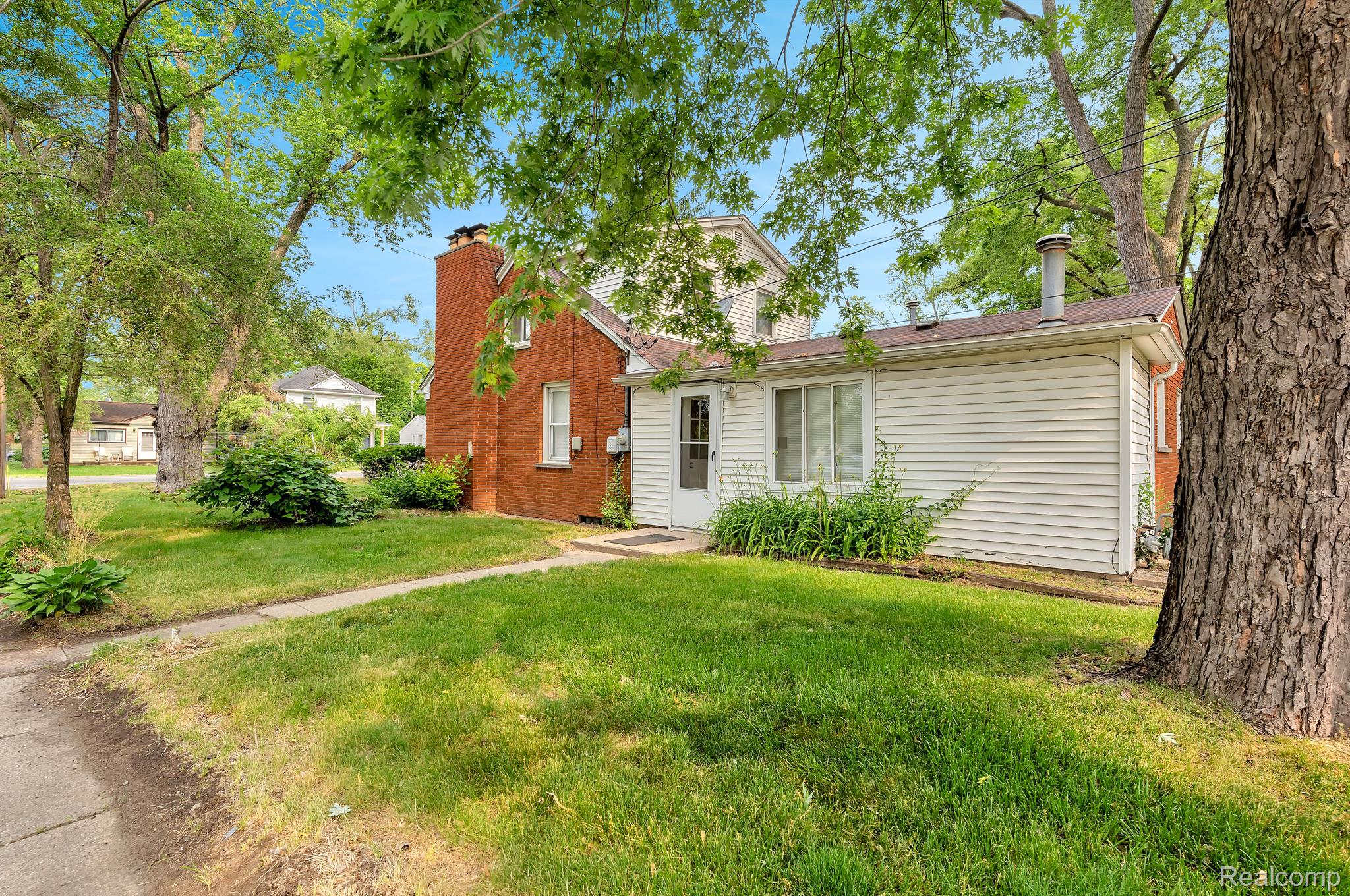 19304 Inkster Road Redford, MI 48240 - Photo 12 of 32 Gallery Image 12