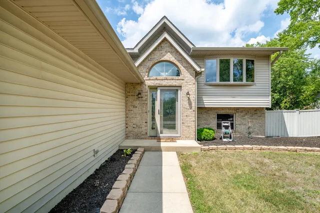 $365,000 | 7922 Bracken Parkway, Hobart, IN 46342