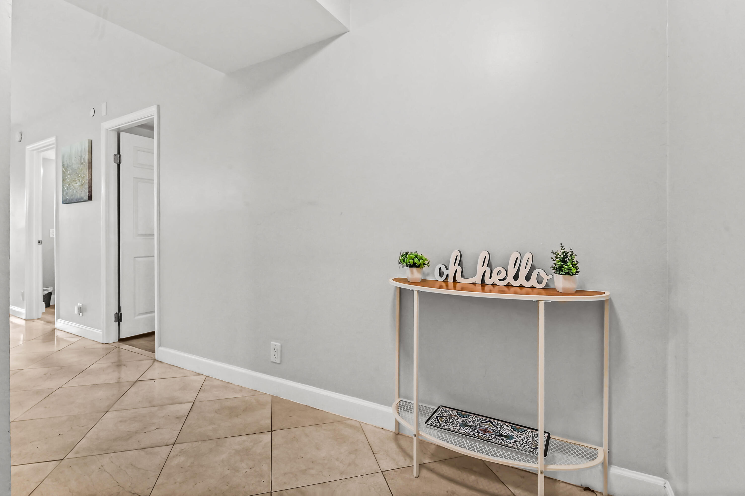 6400 Northwest 2nd Avenue, Unit 124 Boca Raton, FL 33487 - Photo 6 of 33 a view of an entryway