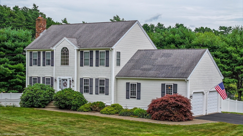110 Quaker Lane Rochester, MA 02770 - Photo 1 of 37