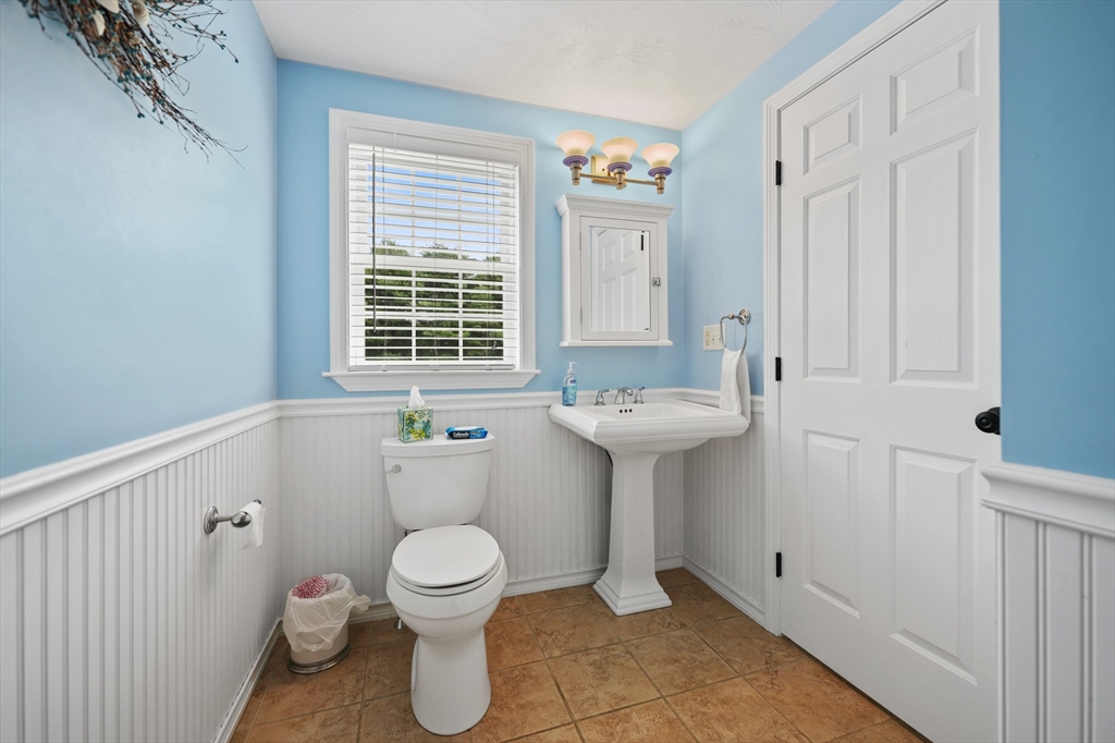 110 Quaker Lane Rochester, MA 02770 - Photo 14 of 37
