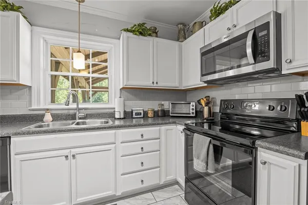 $850,000 | 9256 Us Highway, High Point, NC 27263