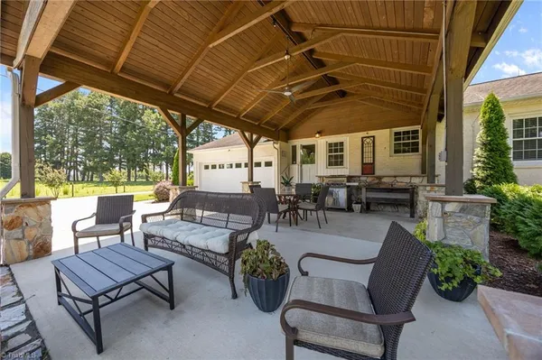 $850,000 | 9256 Us Highway, High Point, NC 27263