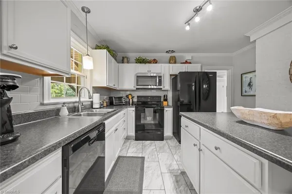 $850,000 | 9256 Us Highway, High Point, NC 27263