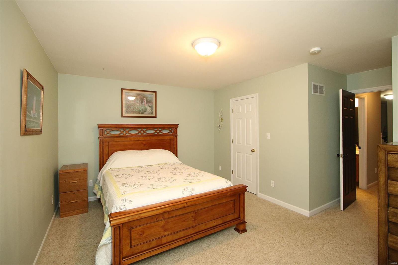 2208 Rachels Way Belleville, IL 62221 - Photo 12 of 47 Gallery Image 12